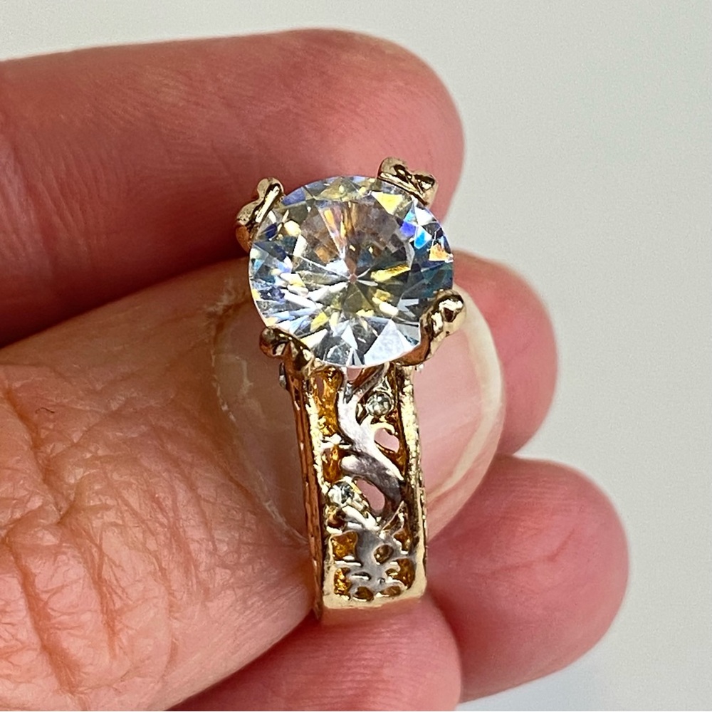 Large Clear Stone Solitaire‎ Engagement Ring Gold Tone Tiny Rhinestones Filigree